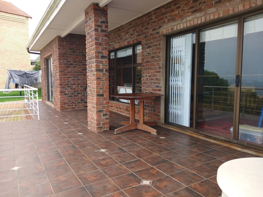 5 Bedroom Property for Sale in Dana Bay Western Cape